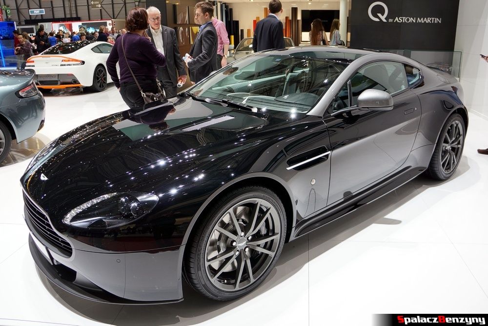 Aston Martin czarny na Targach Genewa 2014