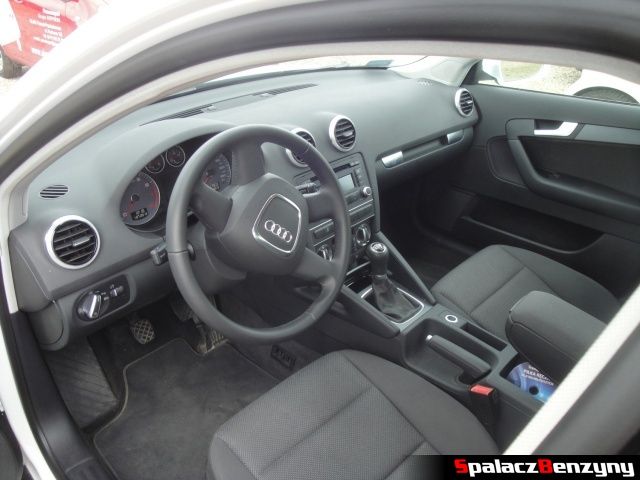 Audi A3 1.6 Sportback wnętrze