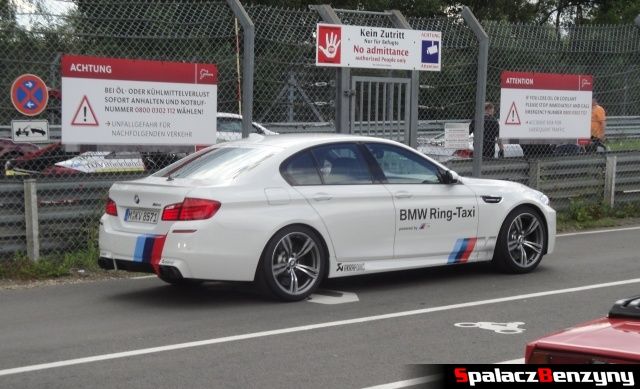 BMW M5 ring taxi przed startem na Nurburgring Nordschleife