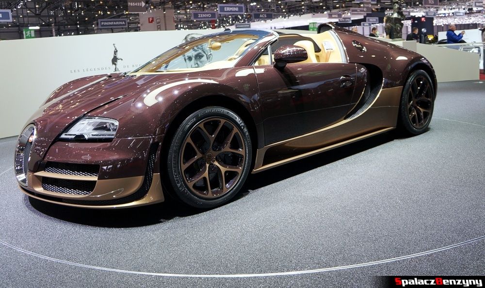 Bugatti Veyron bok na Targach Genewa 2014
