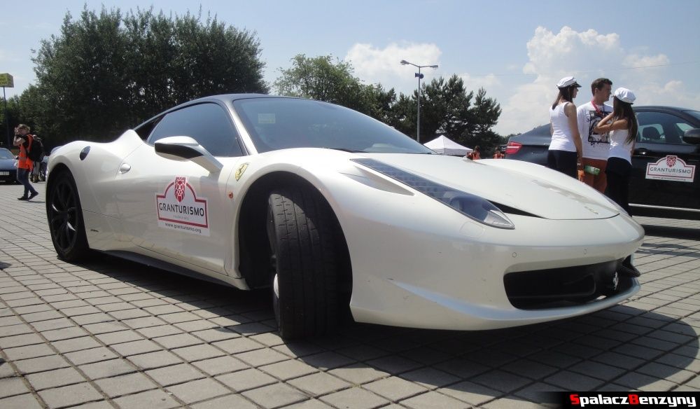 Ferrari 458 Italia biała przód na Gran Turismo Polonia 2013