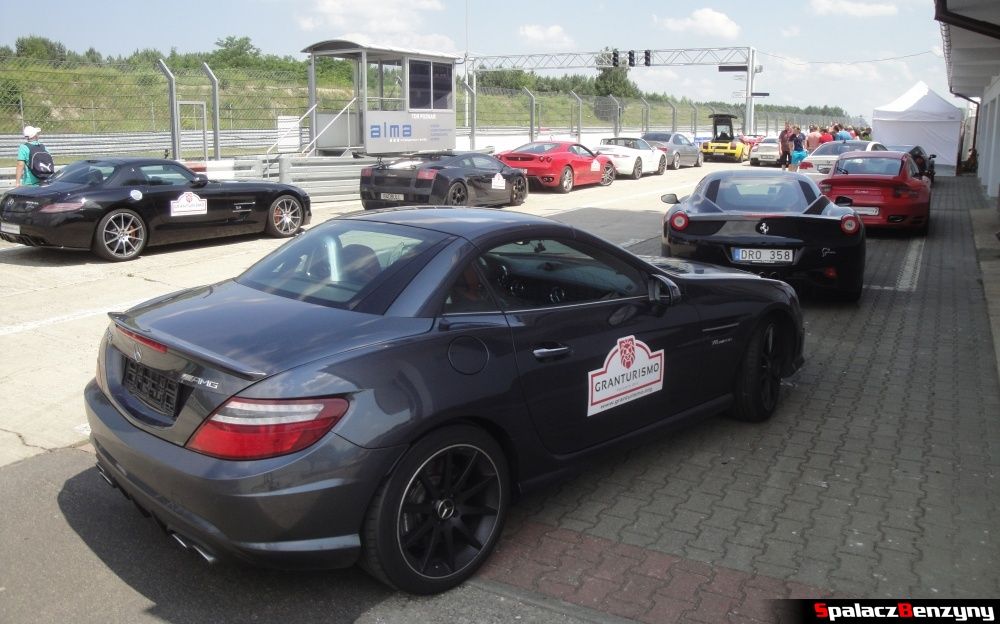 Mercedes AMG i inne auta na torze w Poznaniu na Gran Turismo Polonia 2013