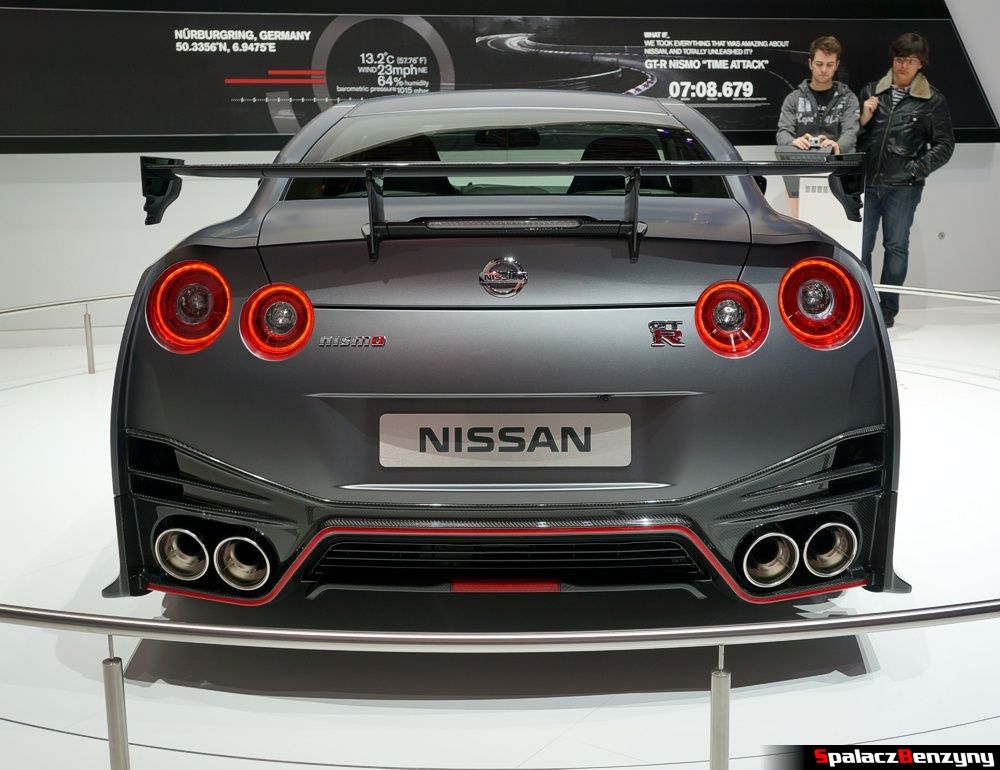 Nissan GTR Nismo tył na Targach Genewa 2014