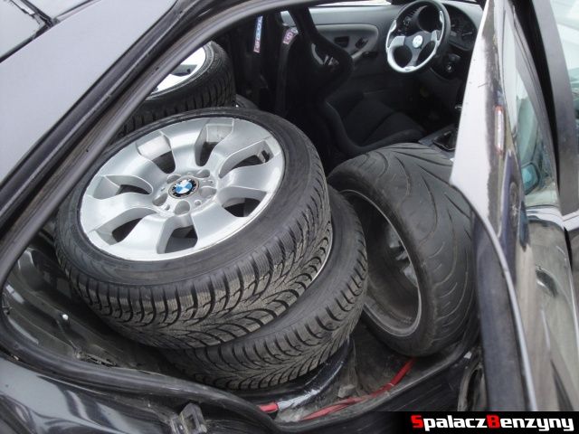 Opony w BMW 3 czarne na RS Barbrka Chemska 2012