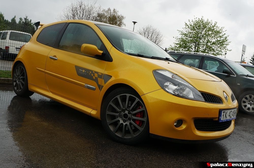 Renault Clio Sport żółty na 3. runda SuperOes Kielce 2014