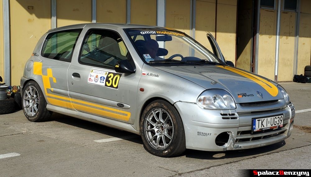 Renault Clio srebrny żółty na 3. runda SuperOes Kielce 2014