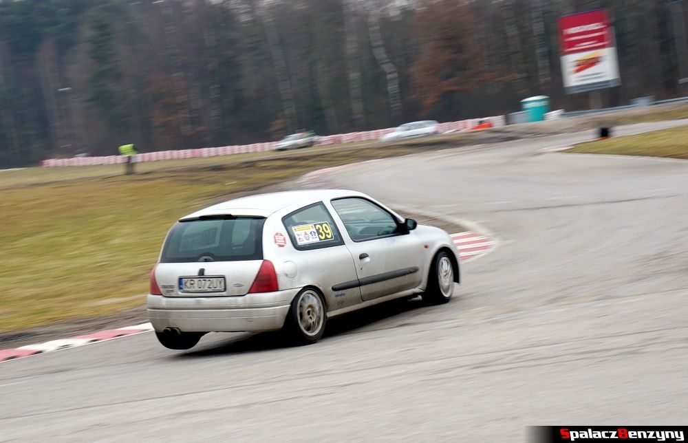 Renault Clio szare na 2. runda SuperOes Kielce 2014