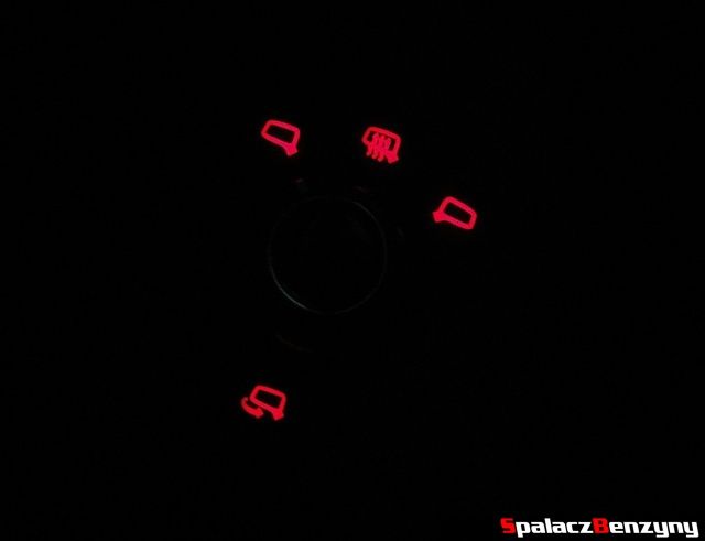 Sterowanie lusterek bocznych w nocy w Audi A4 B8