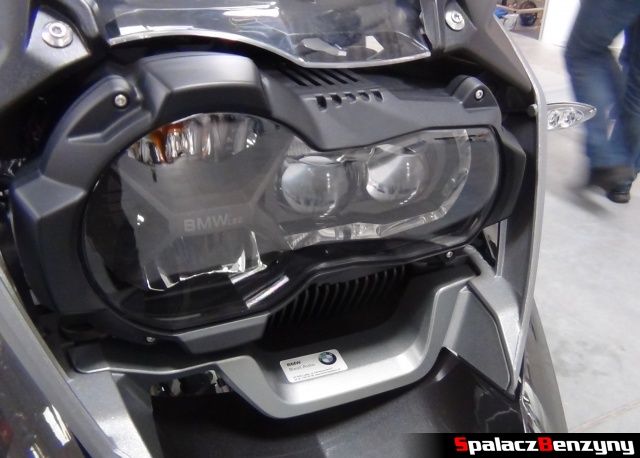 Światła LED i xenon w motocyklu BMW na Autosalon 2013