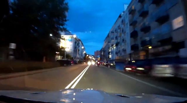 Szybka jazda BMW M3 po Warszawie