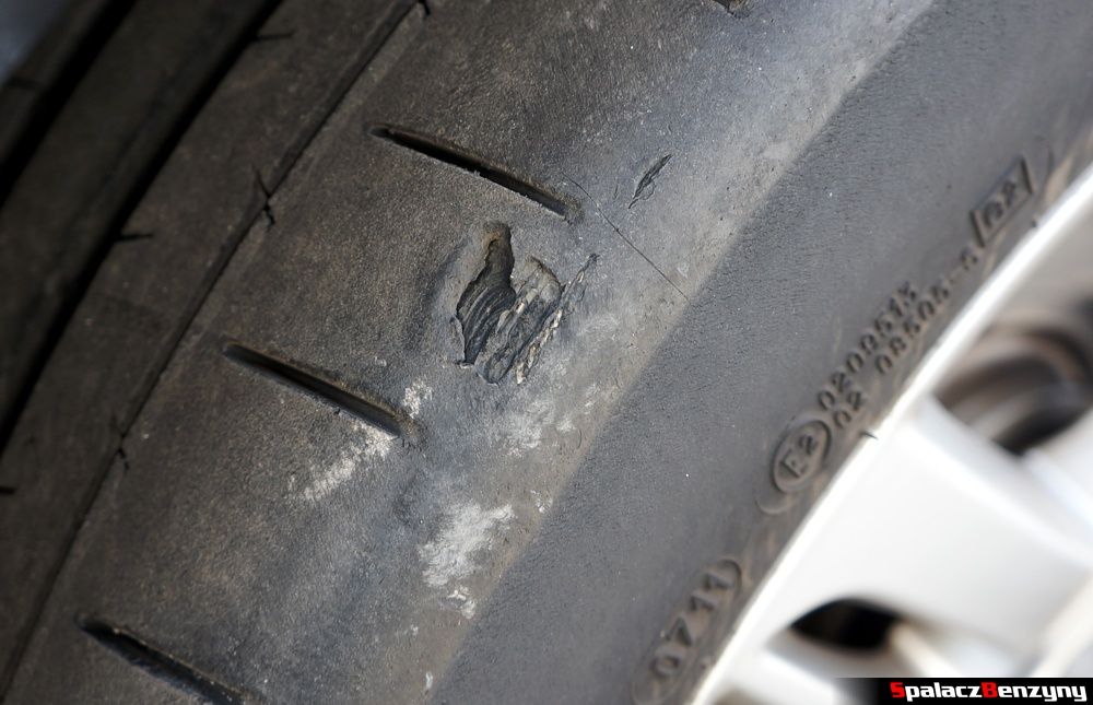 Uszkodzona opona Michelin Pilot Super Sport na 3. runda SuperOes Kielce 2014