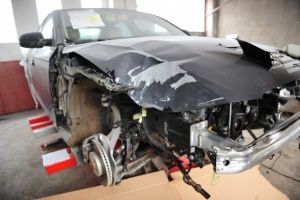 Uszkodzone Audi z USA w warsztacie Polsce