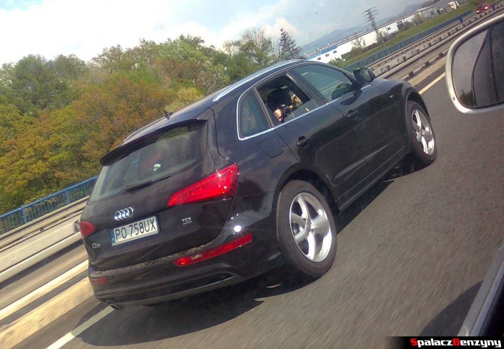 Wzajemne fotografowanie w Audi Q5 na autostradzie na Worthersee 2013