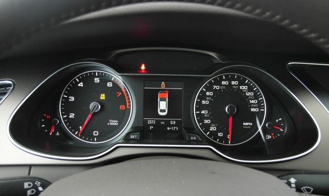 Zegary po włączeniu zapłonu w Audi z USA w Polsce