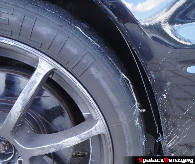 Zniszczona opona Pirelli w Evo na TPTD 30 wrzesień 2012