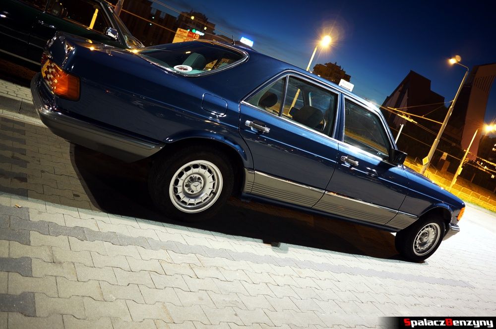 Mercedes niebieski na Lubelskie Klasyki Nocą 3 lipca 2014
